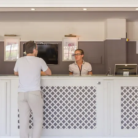 Pierre & Cannes * מאנדליה-לה-נאפול