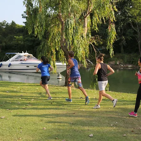 Pierre & Cannes * מאנדליה-לה-נאפול